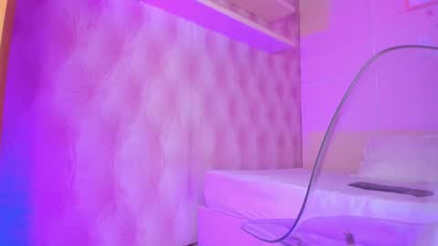  Hillary  online show from 02/18/25, 07:21