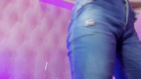  Hillary  online show from 02/28/25, 04:43