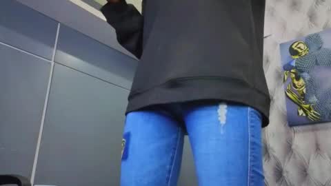  Hillary  online show from 09/11/25, 04:34