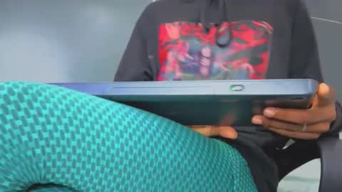  Hillary  online show from 09/28/25, 06:19