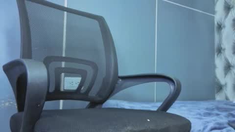  Hillary  online show from 10/24/25, 06:32