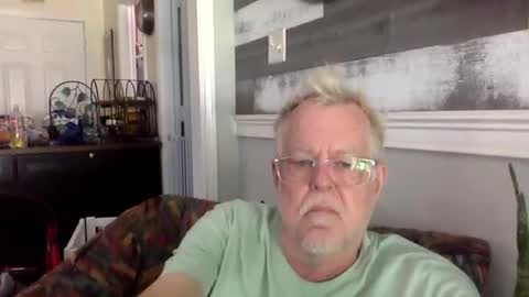 TwoDaddies online show from 05/10/26, 04:01