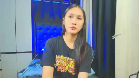 yuricah online show from 11/18/25, 01:00