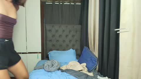 Snapshot of himarika chatting on 02/15/26, 07:51 yuricah online show from 02/15/26, 07:51