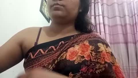 himuhimu22 online show from 10/22/25, 06:40