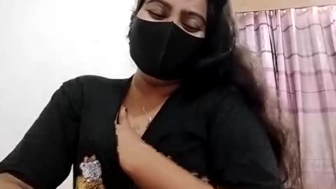 himuhimu22 online show from 12/16/25, 04:34