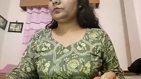 himuhimu22 online show from 04/15/26, 08:53