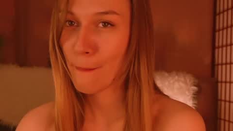 Hina online show from 01/05/25, 04:38