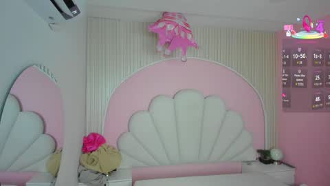 hinata_dolly online show from 04/04/26, 11:08