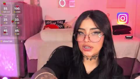  Karol  Independent Model online show from 11/11/25, 04:01