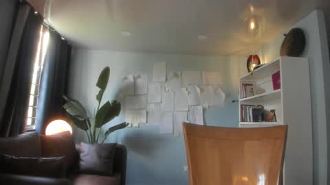 Hinnata online show from 10/18/25, 04:08