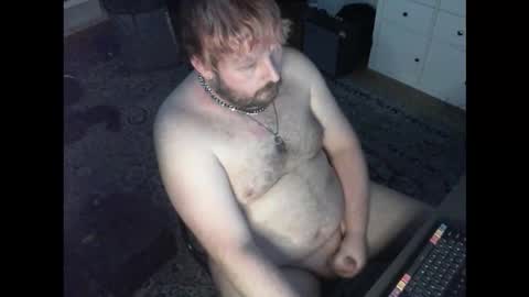 Snapshot of hipguy91 chatting on 10/31/25, 11:39 hipguy91 online show from 10/31/25, 11:39