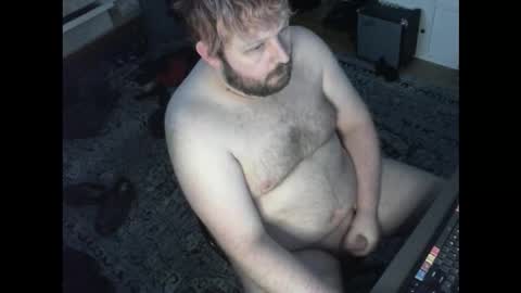 Snapshot of hipguy91 chatting on 11/15/25, 07:10 hipguy91 online show from 11/15/25, 07:10