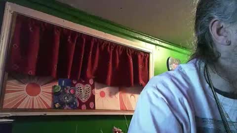 hippiedad333 online show from 02/12/26, 11:11