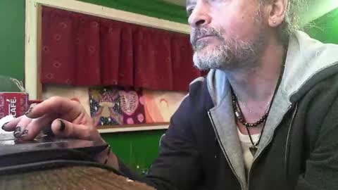 hippiedad333 online show from 03/03/26, 01:34