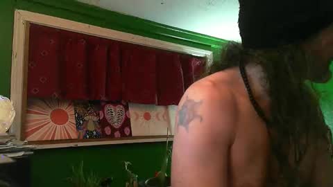 hippiedad333 online show from 04/19/26, 09:41