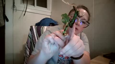 Bella online show from 10/09/25, 11:25