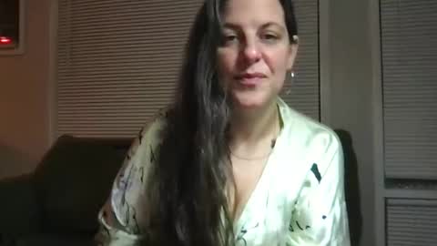 Snapshot of hippyprincess22 chatting on 11/29/25, 05:10 HippyPrincess22 online show from 11/29/25, 05:10