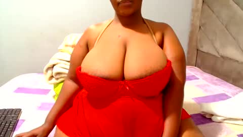 Snapshot of hips2sexy chatting on 05/08/26, 04:18 hips2sexy online show from 05/08/26, 04:18