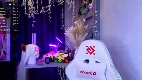 Ella online show from 05/13/26, 07:11