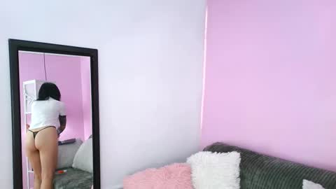 hiyakasudere_ online show from 10/17/25, 07:05