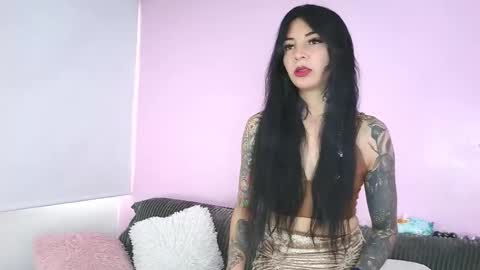 hiyakasudere_ online show from 10/20/25, 06:52