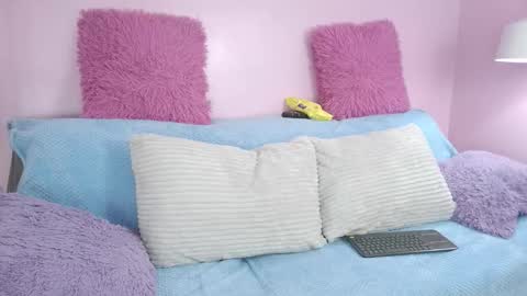 hiyakasudere_ online show from 01/14/26, 12:55