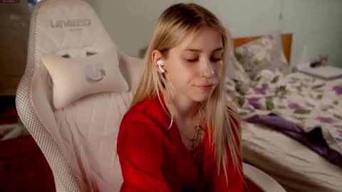 Holly online show from 03/23/26, 07:18