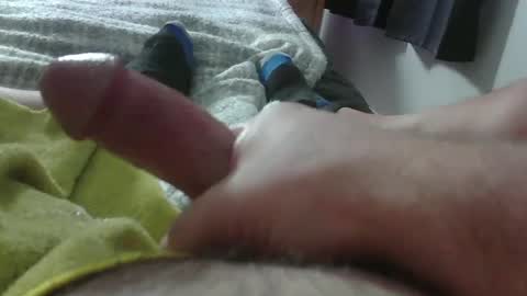 Snapshot of hockey911a chatting on 12/15/24, 08:15 hockey911a online show from 12/15/24, 08:15