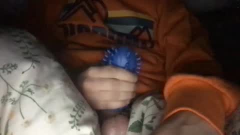 Snapshot of hockeyboi4354 chatting on 10/05/25, 05:06 hockeyboi4354 online show from 10/05/25, 05:06