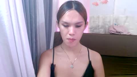 Snapshot of hoelylaylia chatting on 06/09/26, 08:15 Laylia3 online show from 06/09/26, 08:15