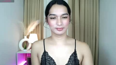 Hoelymorri online show from 12/17/25, 12:05