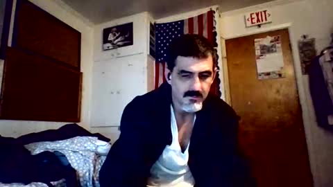 Snapshot of hoglegg99384194 chatting on 10/16/25, 09:21 hoglegg99384194 online show from 10/16/25, 09:21