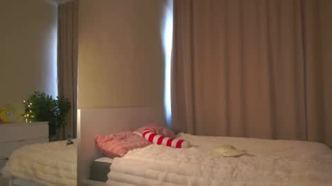 Moni Monica online show from 04/05/26, 08:00