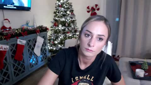 Holi Hurricane online show from 12/16/24, 03:51