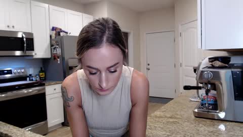 Holi Hurricane online show from 10/03/25, 03:03