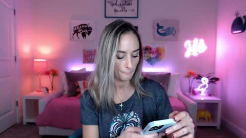 Holi Hurricane online show from 10/20/25, 03:07