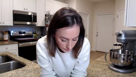 Holi Hurricane online show from 01/16/26, 04:38