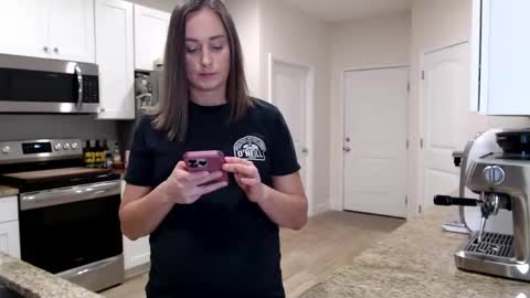 Holi Hurricane online show from 03/15/26, 02:50