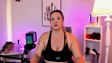 Hollie online show from 03/29/26, 02:28