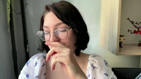 Sofia online show from 04/18/26, 05:11