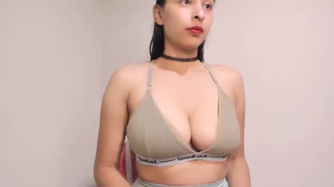 holly... online show from 05/15/26, 04:47