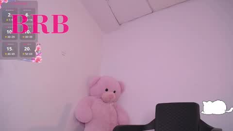 Snapshot of holly_16 chatting on 02/14/25, 07:23 holly_16 online show from 02/14/25, 07:23