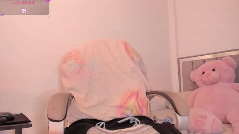 holly_16 online show from 02/26/26, 09:58