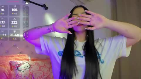 Snapshot of holly_444 chatting on 03/22/26, 02:15 Once online show from 03/22/26, 02:15