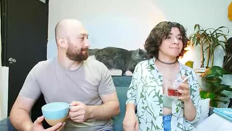 Holly and Honey online show from 09/09/25, 08:30