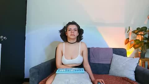 Holly and Honey online show from 11/13/25, 09:25