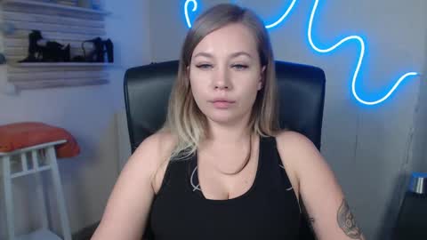 Holly online show from 12/20/24, 12:30