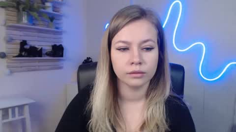 Holly online show from 01/03/25, 06:44