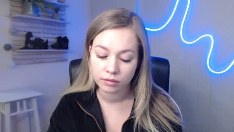 Holly online show from 01/08/25, 07:24